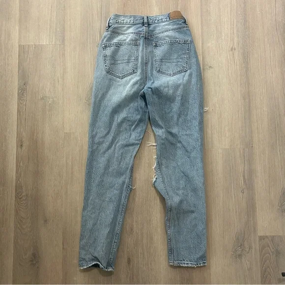 American Eagle High Waisted Ripped Jeans - Picture 4 of 5